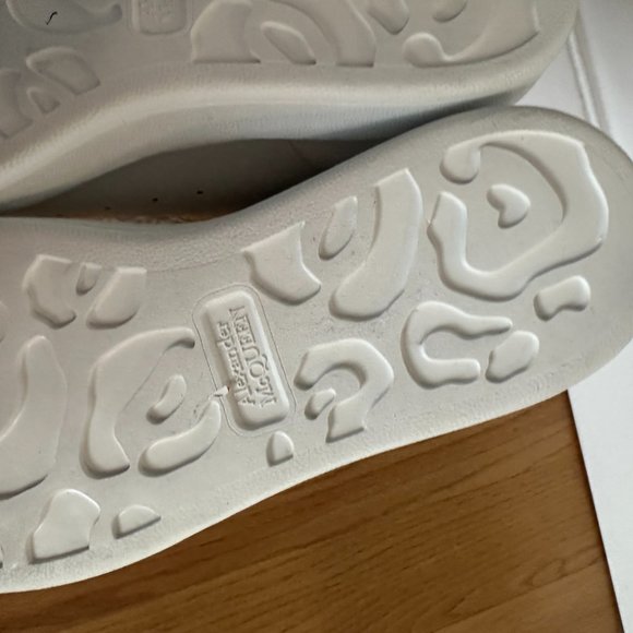 Alexander McQueen Lace-up Chunky Sneakers Oversized Rubber Sole Sz 35 White - Picture 12 of 12